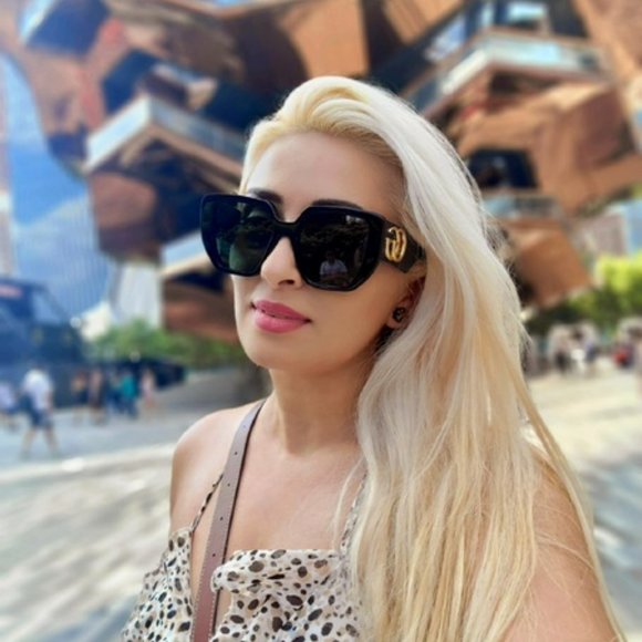 NEW Gucci GG0956S LOGO 003 Black Gold Grey Rectangle Oversized Women Sunglasses - Picture 1 of 11